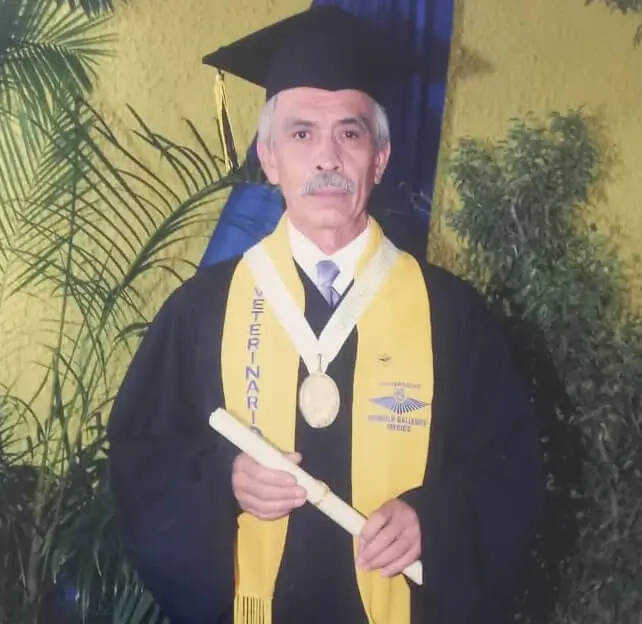 Foto del médico veterinario Luis Antonio Sánchez Pineda